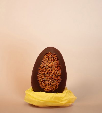 Oeuf surprise amandes noir